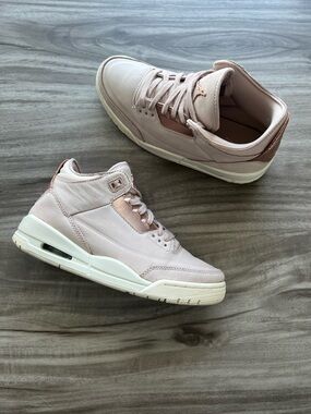 Size 6 Women’s- Air Jordan 3 SE Particle Beige